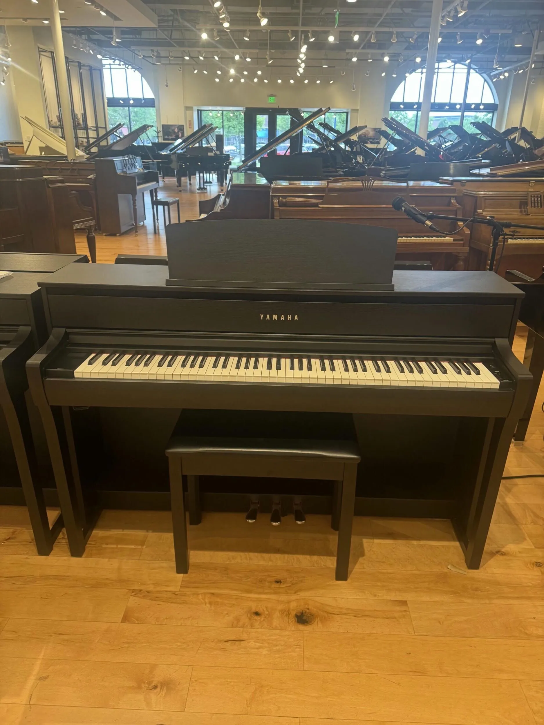 Yamaha CLP775B