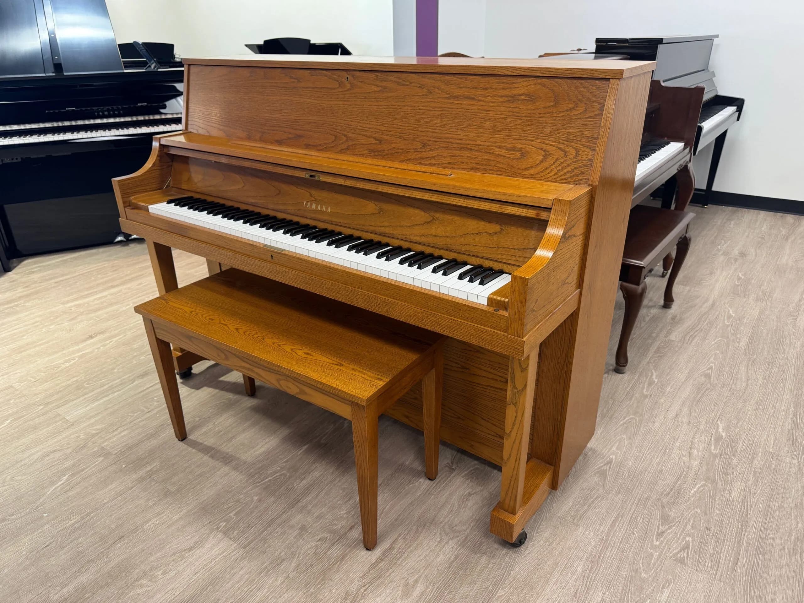 1995 Yamaha P22 Oak