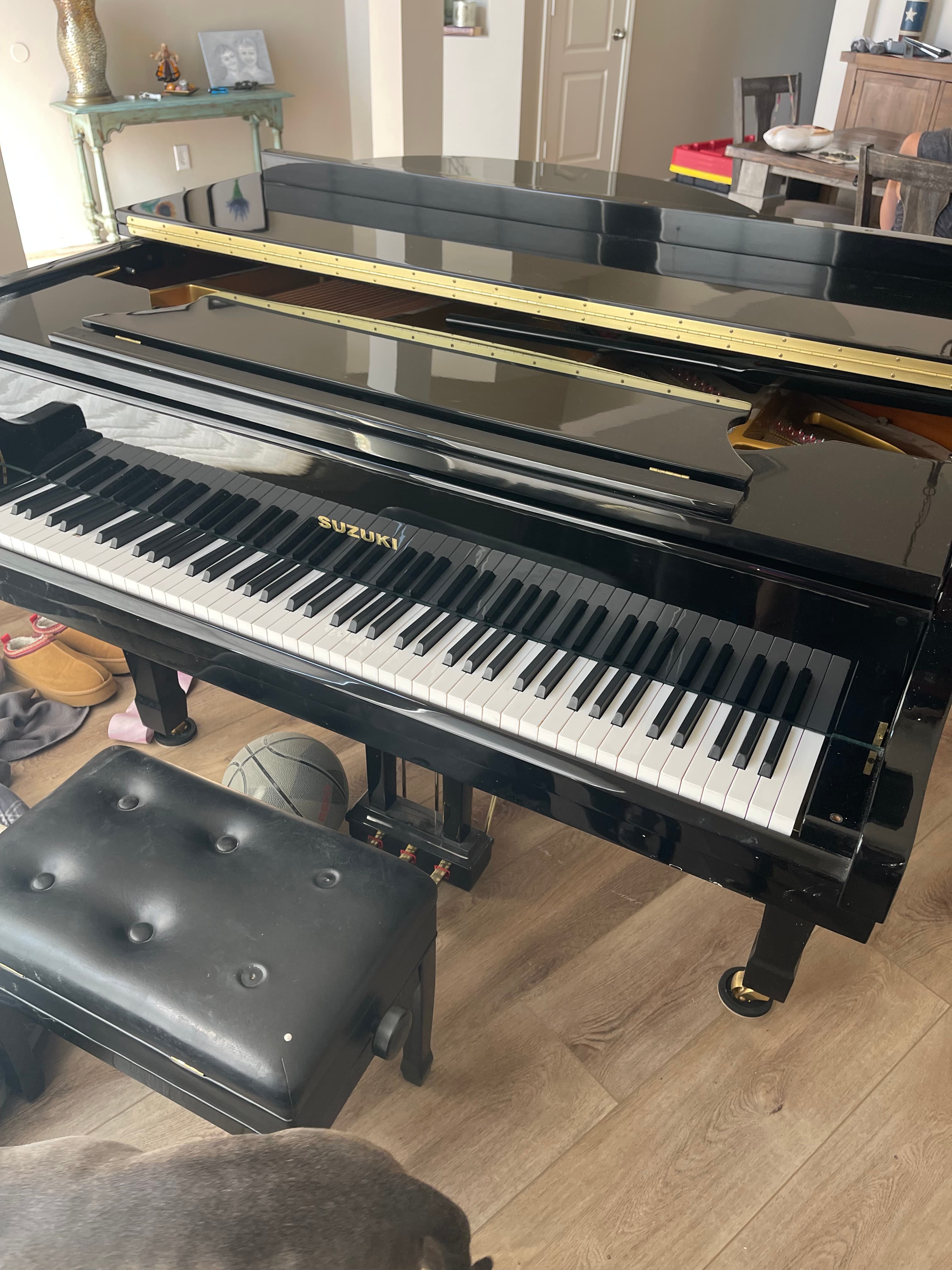 2002 Suzuki AG-550 Concert Grand Piano